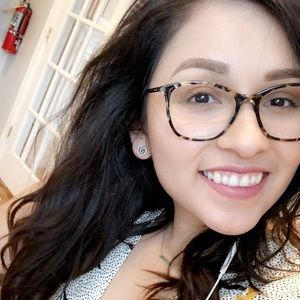 Meet your Posher, Briana